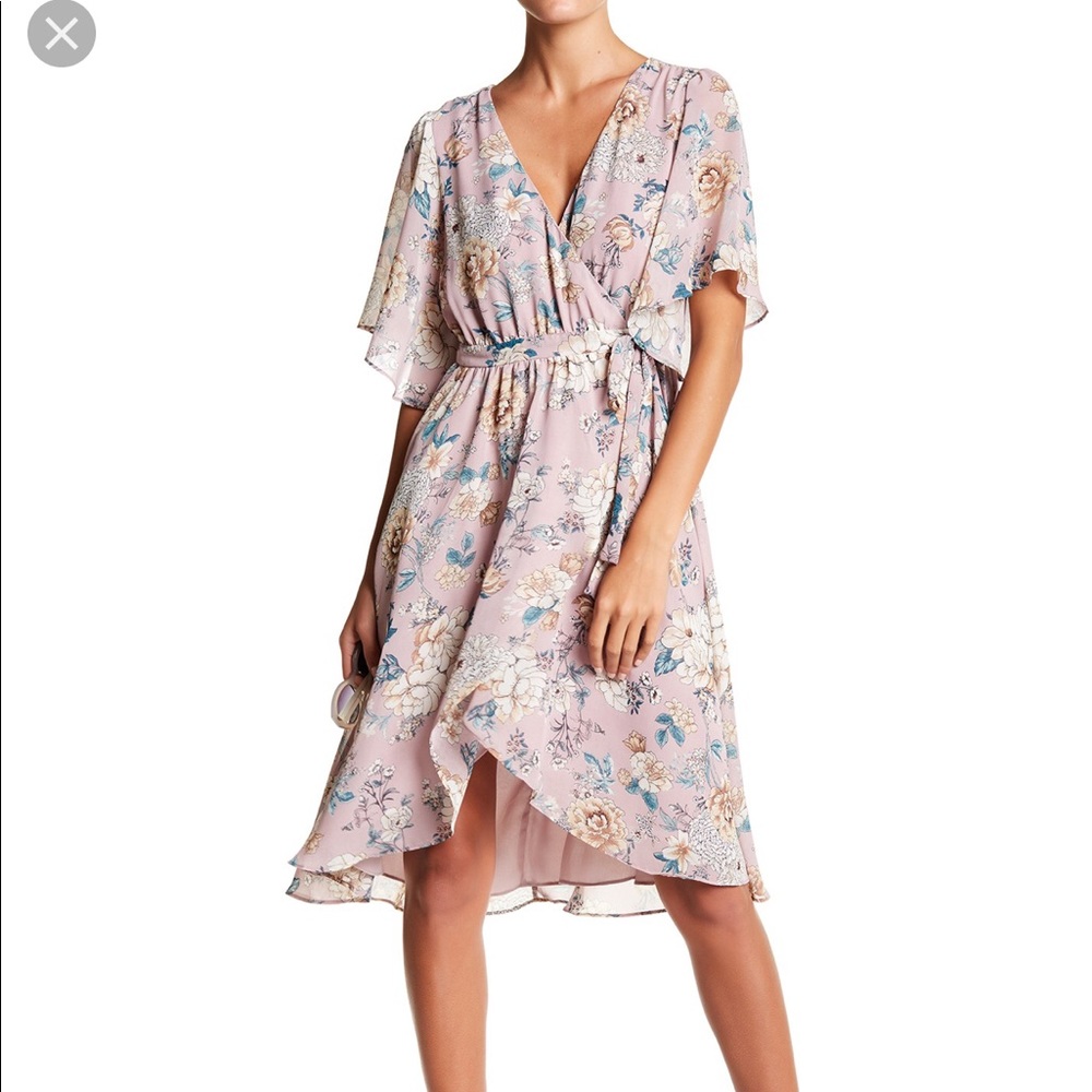 Chelsea28 sleeve wrap dress like new XS